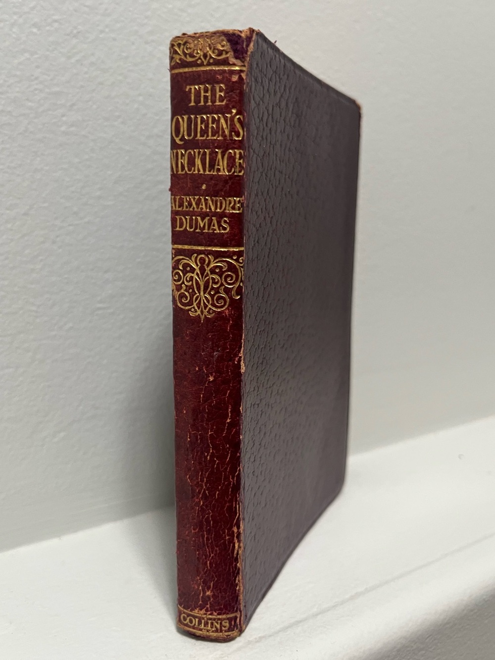 Vintage The Queen's Necklace by Alexandre Dumas dark Red leather collins